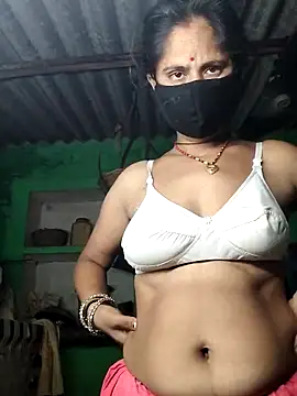 Snapshot of Hot-ilaiy chatting on September 12, 10:42 pm Hot-ilaiy online show from September 12, 10:42 pm