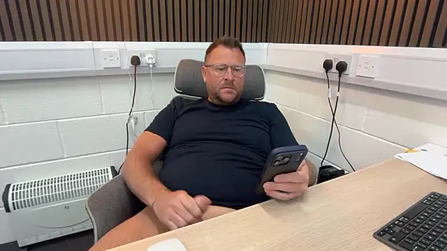 bilf1978 online show from April 10, 6:31 am