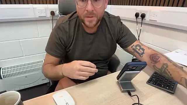 bilf1978 online show from April 2, 7:26 am