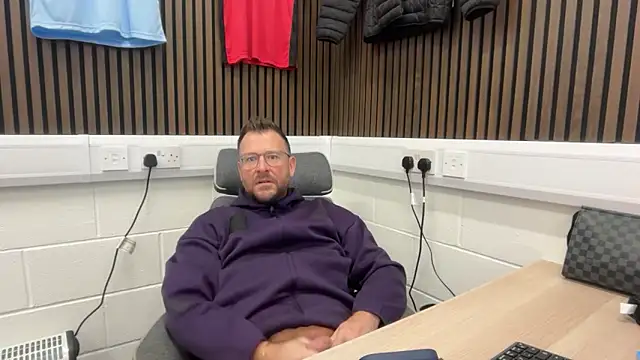 bilf1978 online show from February 12, 7:41 am