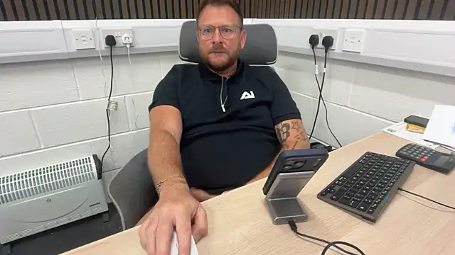 bilf1978 online show from June 4, 7:02 am