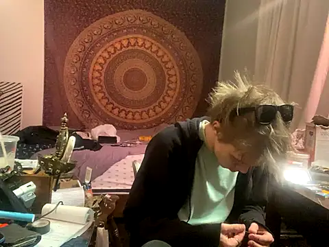 XanderOzzz online show from November 17, 8:18 am