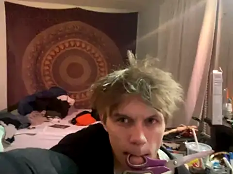 XanderOzzz online show from November 4, 10:52 am