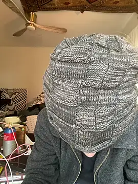 XanderOzzz online show from February 12, 1:55 pm