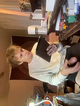 XanderOzzz online show from November 19, 9:15 pm