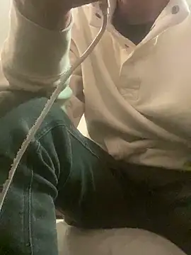 XanderOzzz online show from December 17, 1:43 am