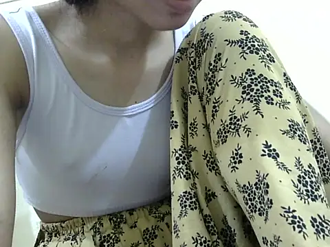 smallcuute online show from December 22, 12:27 pm