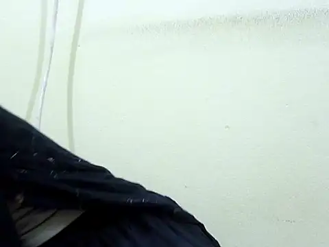 smallcuute online show from December 3, 8:19 pm