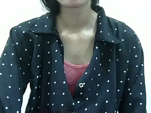 smallcuute online show from November 27, 9:48 pm