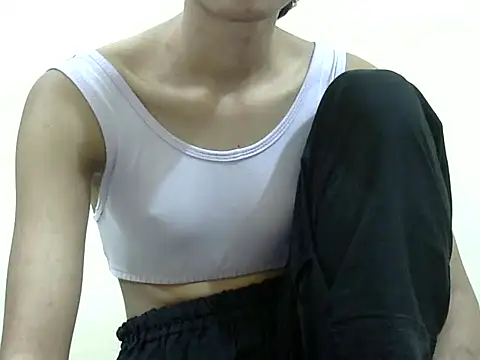 smallcuute online show from December 4, 9:36 pm