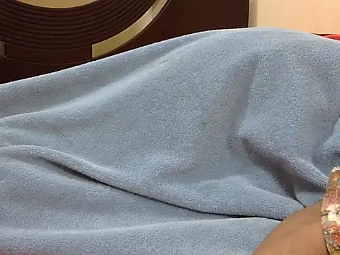 smallcuute online show from November 17, 11:31 pm