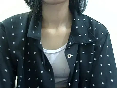 smallcuute online show from November 30, 1:17 am