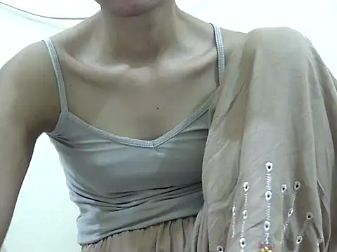 smallcuute online show from December 14, 8:09 am