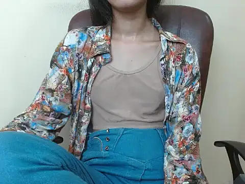 smallcuute online show from September 13, 9:15 pm