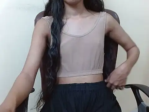 smallcuute online show from October 1, 6:45 pm