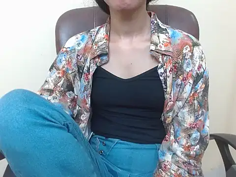smallcuute online show from September 15, 9:32 am