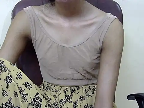 smallcuute online show from October 29, 6:29 pm