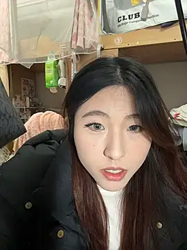 ououlovelove online show from February 9, 2:15 pm