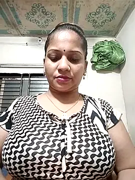 Snapshot of Payel_50 chatting on July 14, 4:24 pm Payel 50 online show from July 14, 4:24 pm