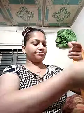 Snapshot of Payel_50 chatting on July 18, 5:43 pm Payel 50 online show from July 18, 5:43 pm
