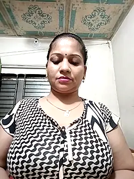 Snapshot of Payel_50 chatting on July 10, 5:35 pm Payel 50 online show from July 10, 5:35 pm