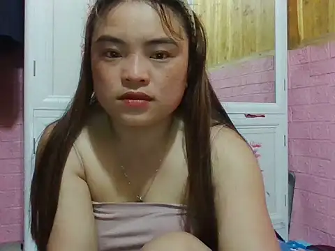 Snapshot of Loc_al chatting on February 19, 12:29 am Loc al online show from February 19, 12:29 am