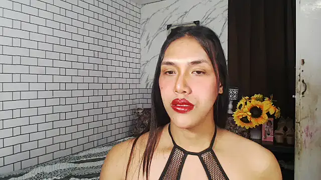 Latinahugecock online show from October 8, 4:40 pm