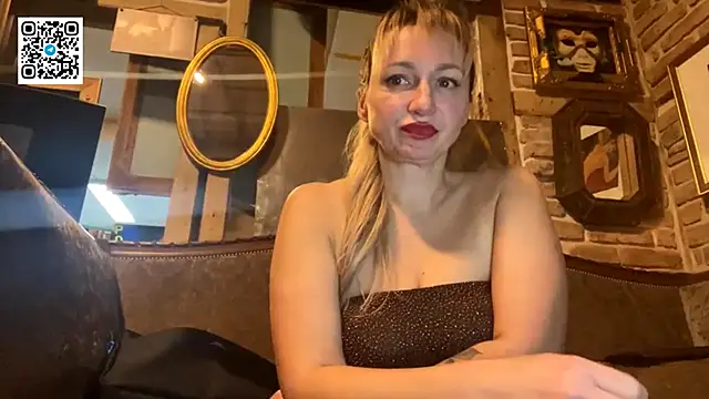 Snapshot of Lapussia chatting on November 18, 8:12 pm Lapussia online show from November 18, 8:12 pm