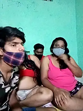 LoveOnStream online show from November 1, 2:00 pm