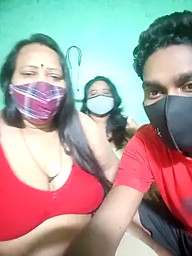 LoveOnStream online show from November 7, 6:45 pm