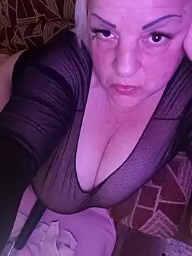 AnnStefanixh online show from April 13, 4:33 pm