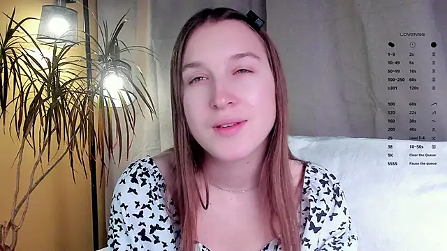 Snapshot of NanaMertins chatting on November 23, 1:37 am NanaMertins online show from November 23, 1:37 am