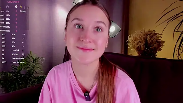 Snapshot of NanaMertins chatting on October 23, 1:04 am NanaMertins online show from October 23, 1:04 am