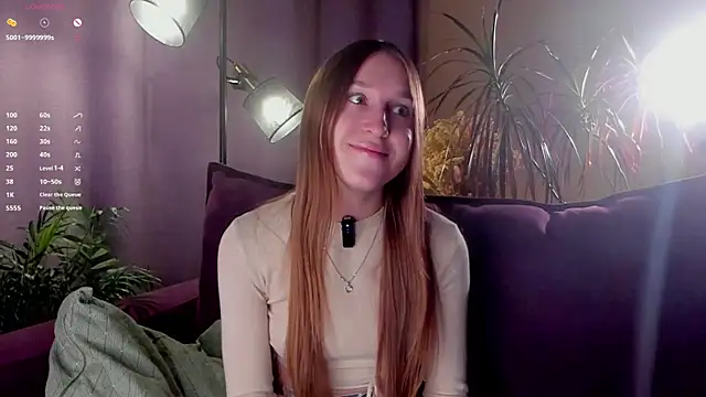 Snapshot of NanaMertins chatting on October 25, 12:10 am NanaMertins online show from October 25, 12:10 am