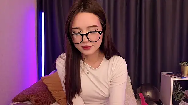 BlackEyesGirl online show from April 1, 7:10 am