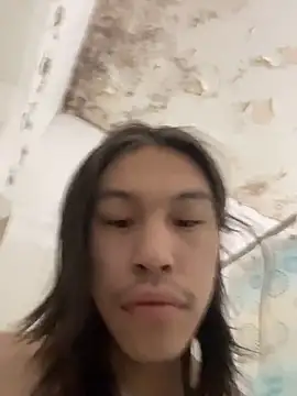 Snapshot of heytherepeoples717 chatting on January 17, 1:04 pm heytherepeoples717 online show from January 17, 1:04 pm