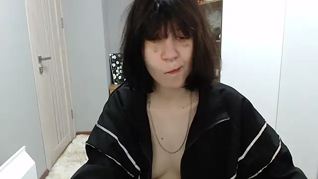 Snapshot of TinaQuiin chatting on October 22, 8:03 am TinaQuiin online show from October 22, 8:03 am