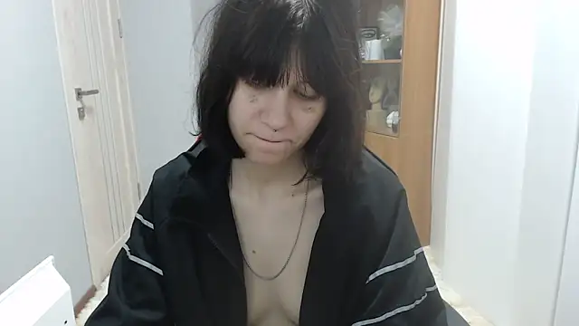 Snapshot of TinaQuiin chatting on October 25, 8:24 am TinaQuiin online show from October 25, 8:24 am