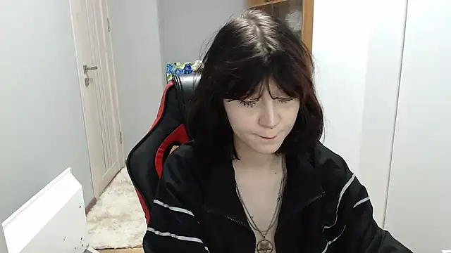 Snapshot of TinaQuiin chatting on November 23, 8:46 am TinaQuiin online show from November 23, 8:46 am