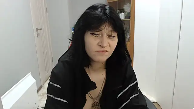 Snapshot of TinaQuiin chatting on November 26, 8:36 am TinaQuiin online show from November 26, 8:36 am