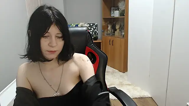 Snapshot of TinaQuiin chatting on November 29, 8:58 am TinaQuiin online show from November 29, 8:58 am