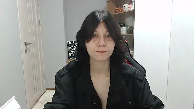Snapshot of TinaQuiin chatting on October 6, 8:04 am TinaQuiin online show from October 6, 8:04 am
