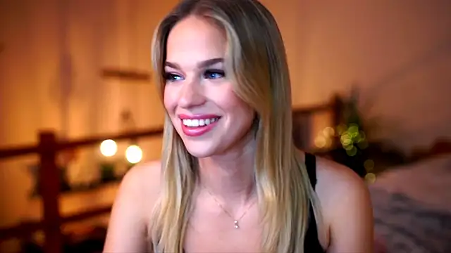 Emilyvanroessel online show from October 30, 7:00 pm