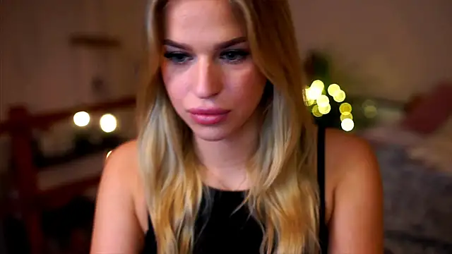 Emilyvanroessel online show from September 26, 1:18 pm