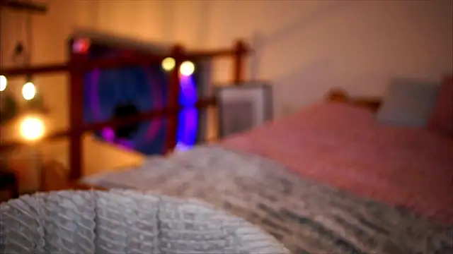 Emilyvanroessel online show from January 17, 8:51 am