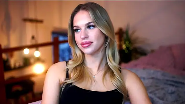 Emilyvanroessel online show from November 9, 5:39 pm