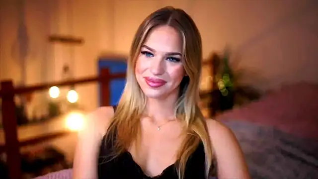 Emilyvanroessel online show from November 6, 5:17 pm