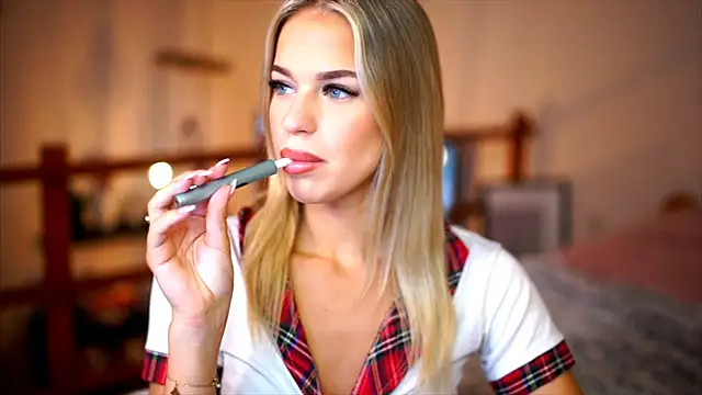 Emilyvanroessel online show from January 8, 8:09 am