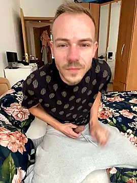 Skinny0150 online show from October 26, 7:42 am