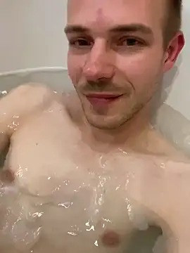 Skinny0150 online show from November 21, 9:25 pm